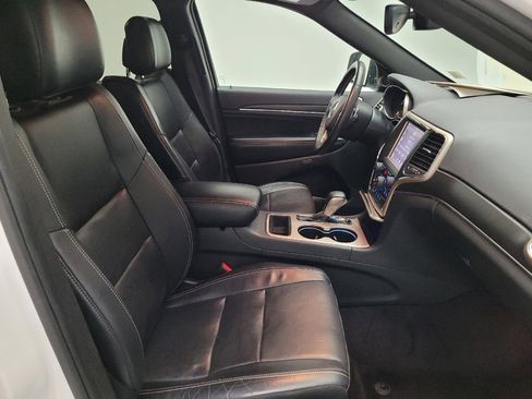 Used 2017 Jeep Grand Cherokee Limited w/ Luxury Group II image 21