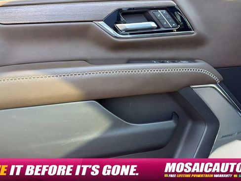Used 2025 GMC Yukon Denali Ultimate w/ LPO, Floor Liner Package AWD/4WD image 27