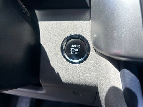 Used 2014 Toyota Highlander XLE AWD/4WD image 27
