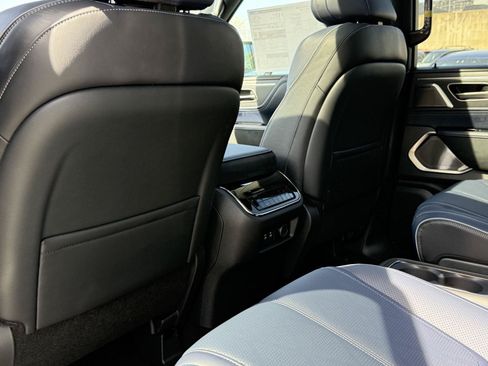New 2026 INFINITI QX80 4WD w/ Sport Exterior Package image 21