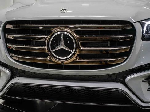 New 2026 Mercedes-Benz GLS 580 4MATIC image 8