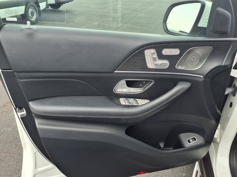 Used 2023 Mercedes-Benz GLS 450 4MATIC image 21