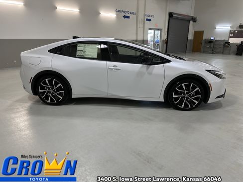 New 2026 Toyota Prius Plug-In Hybrid image 10