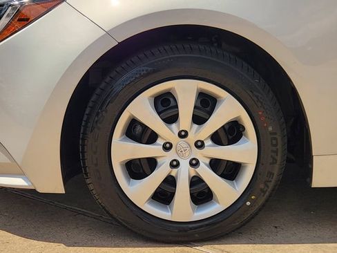 Used 2024 Toyota Corolla LE FWD image 8