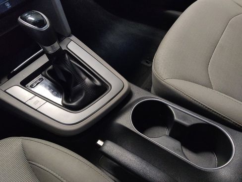 Used 2017 Hyundai Elantra SE image 26