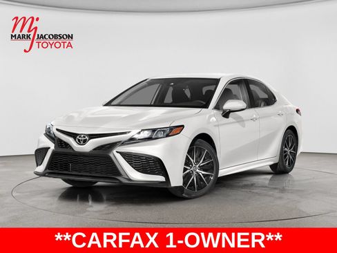 Used 2022 Toyota Camry SE w/ Audio Upgrade Package FWD image 1