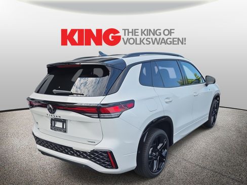New 2025 Volkswagen Tiguan SE R-Line image 5