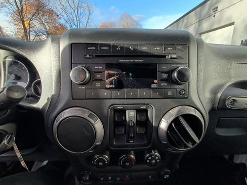 Certified 2018 Jeep Wrangler Unlimited Sport S image 21