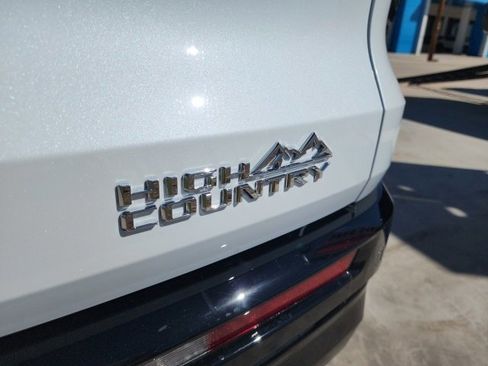 New 2026 Chevrolet Traverse High Country w/ LPO, Floor Liner Package image 15