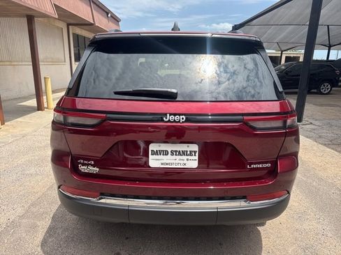 New 2025 Jeep Grand Cherokee Laredo image 5
