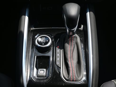 Used 2025 Chevrolet Colorado Z71 w/ Technology Package image 31