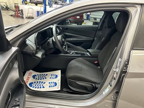 Used 2025 Hyundai Elantra Sport FWD image 21
