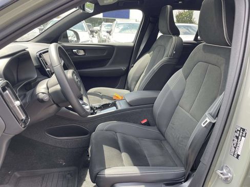 Used 2023 Volvo XC40 Recharge Ultimate w/ Protection Package Premier AWD/4WD image 9