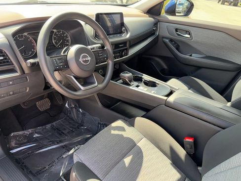 Used 2023 Nissan Rogue SV FWD image 8