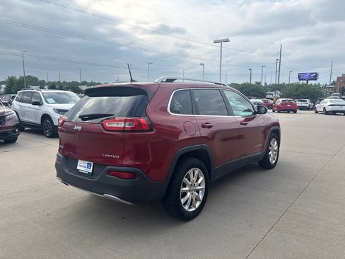 Used 2017 Jeep Cherokee Limited AWD/4WD image 5