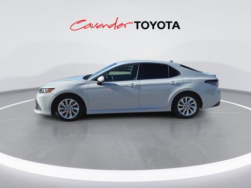 Certified 2022 Toyota Camry LE image 5