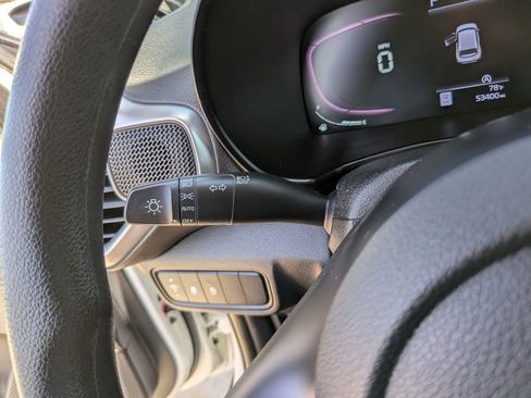 Certified 2023 Kia Soul LX w/ LX Technology Package FWD image 31
