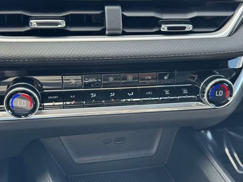 New 2026 Chevrolet Equinox LT w/ Convenience Package II image 16