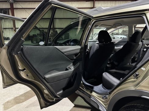 Used 2022 Subaru Outback Premium image 16