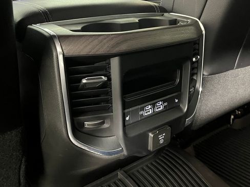 Used 2025 RAM 2500 Laramie AWD/4WD image 26