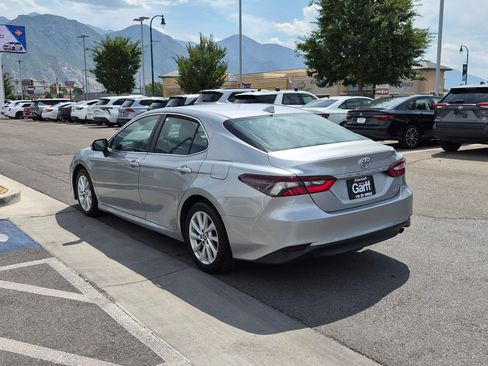 Used 2021 Toyota Camry LE FWD image 8