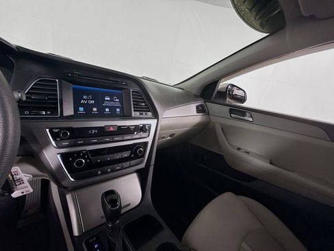 Used 2017 Hyundai Sonata SE image 27
