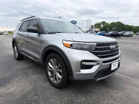 Certified 2023 Ford Explorer XLT w/ Equipment Group 202A RWD image 3
