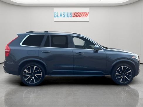 Used 2018 Volvo XC90 T6 Momentum w/ Convenience Package AWD/4WD image 2