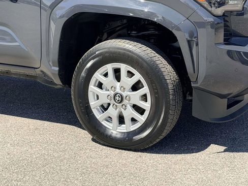 Certified 2024 Toyota Tacoma SR w/ SR Upgrade Package AWD/4WD image 25