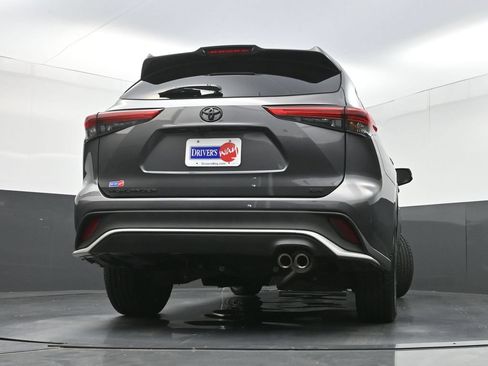 Used 2023 Toyota Highlander XSE FWD image 31