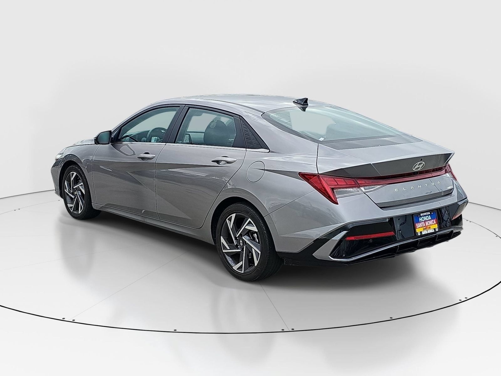 Used 2024 Hyundai Elantra Limited FWD image 7