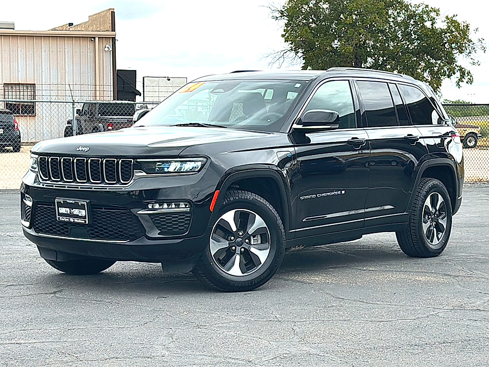 Used 2024 Jeep Grand Cherokee Limited 4xe AWD/4WD image 2