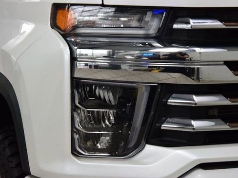 Used 2022 Chevrolet Silverado 2500 High Country w/ Safety Package II image 6