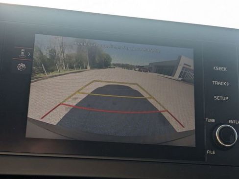 Used 2025 Kia Sportage LX image 21