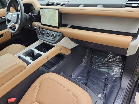 New 2025 Land Rover Defender 110 X-Dynamic SE image 26