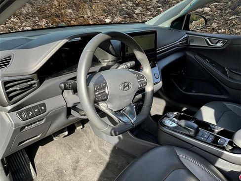 Used 2020 Hyundai Ioniq Limited image 12