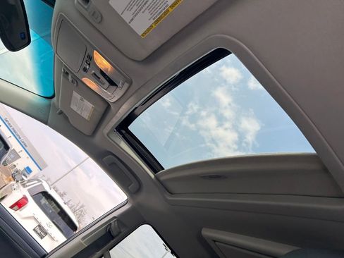 Used 2017 Toyota Sienna SE Premium w/ Protection Package image 23