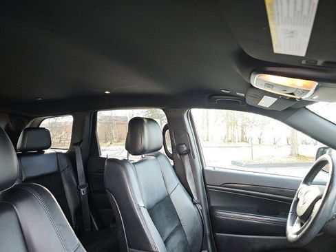 Used 2018 Jeep Grand Cherokee Altitude image 13