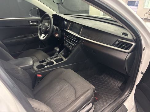 Used 2020 Kia Optima LX image 9