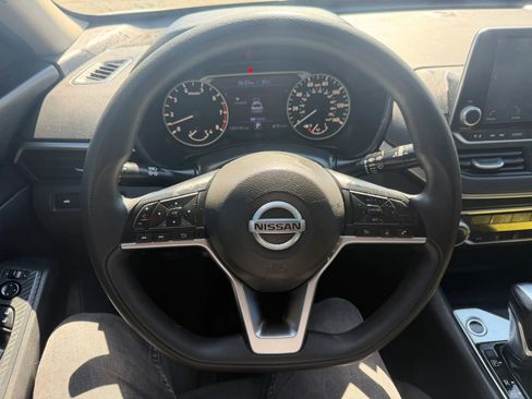 Used 2020 Nissan Altima 2.5 S FWD image 12