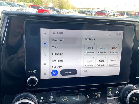 Used 2023 Toyota Highlander LE image 31