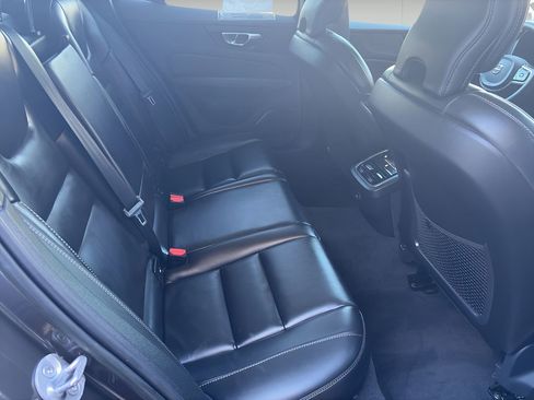 Used 2023 Volvo V60 B5 Cross Country Ultimate w/ Climate Package image 16