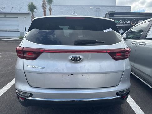 Used 2022 Kia Sportage LX image 5