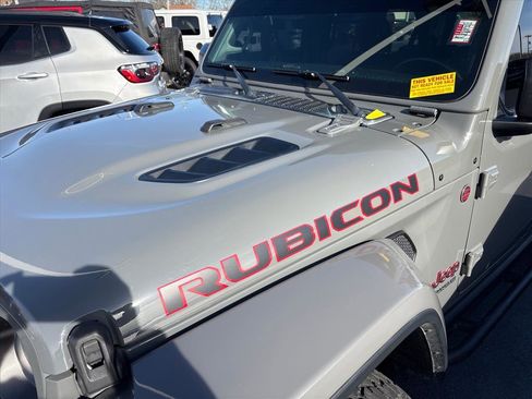 Used 2018 Jeep Wrangler Unlimited Rubicon image 2