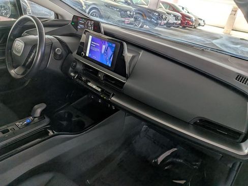 Used 2024 Toyota Prius LE FWD image 23