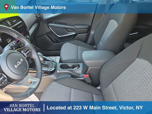 Used 2025 Kia Soul EX FWD image 10