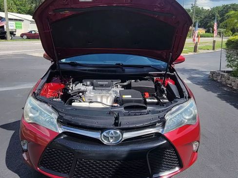 Used 2016 Toyota Camry SE image 10