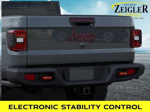 New 2026 Jeep Gladiator Rubicon w/ Technology Group image 13