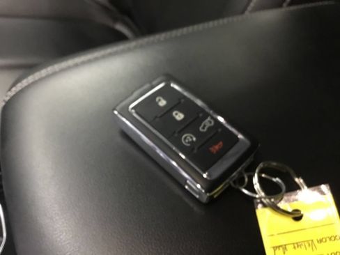 Used 2023 Jeep Grand Cherokee L Limited w/ Trailer Tow Group (B) AWD/4WD image 11