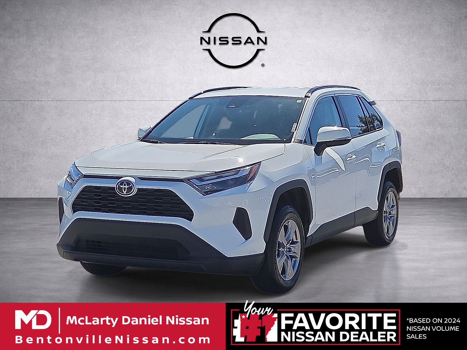 Used 2025 Toyota RAV4 XLE FWD image 2
